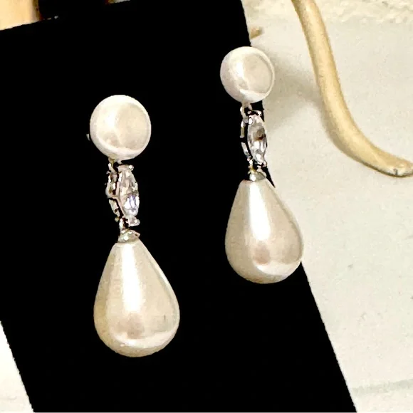 Pearl and Swarovski Crystal Drop Earrings - Picture 6 of 7